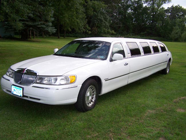 Lincoln Town Car Quality Airport transfers in Greensboro
